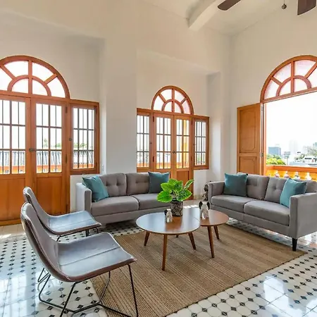 Apartamento 2cm-b1 De 2 Alcobas Con Balcon En Getsemani *