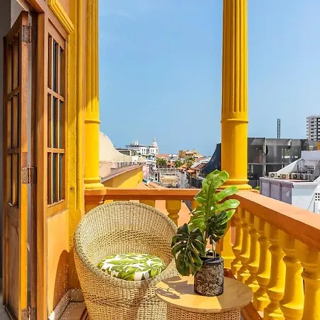 2cm-b1 De 2 Alcobas Con Balcon En Getsemani *