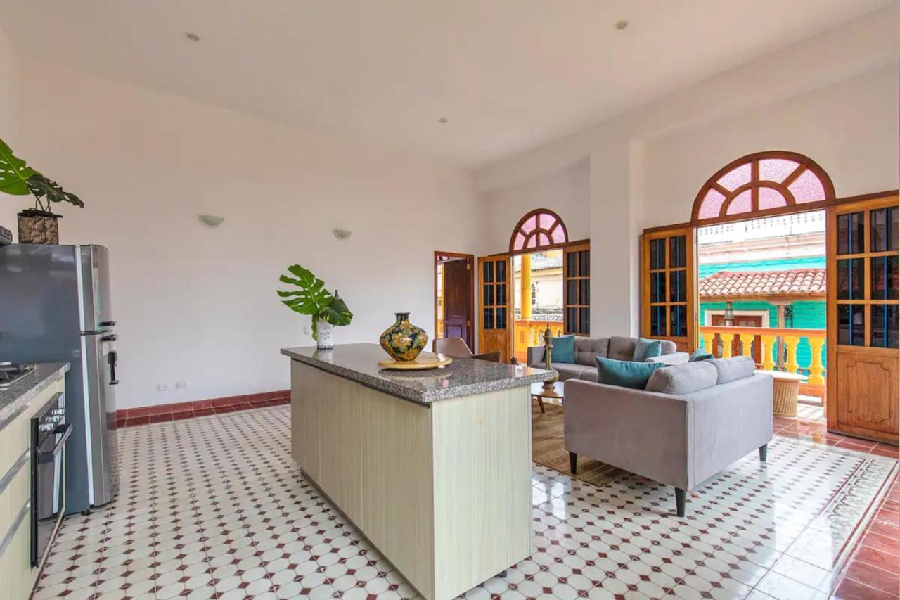 2cm-b1 De 2 Alcobas Con Balcon En Getsemani Apartamento *
